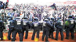 Polizeieinsatz Fußballspiel
